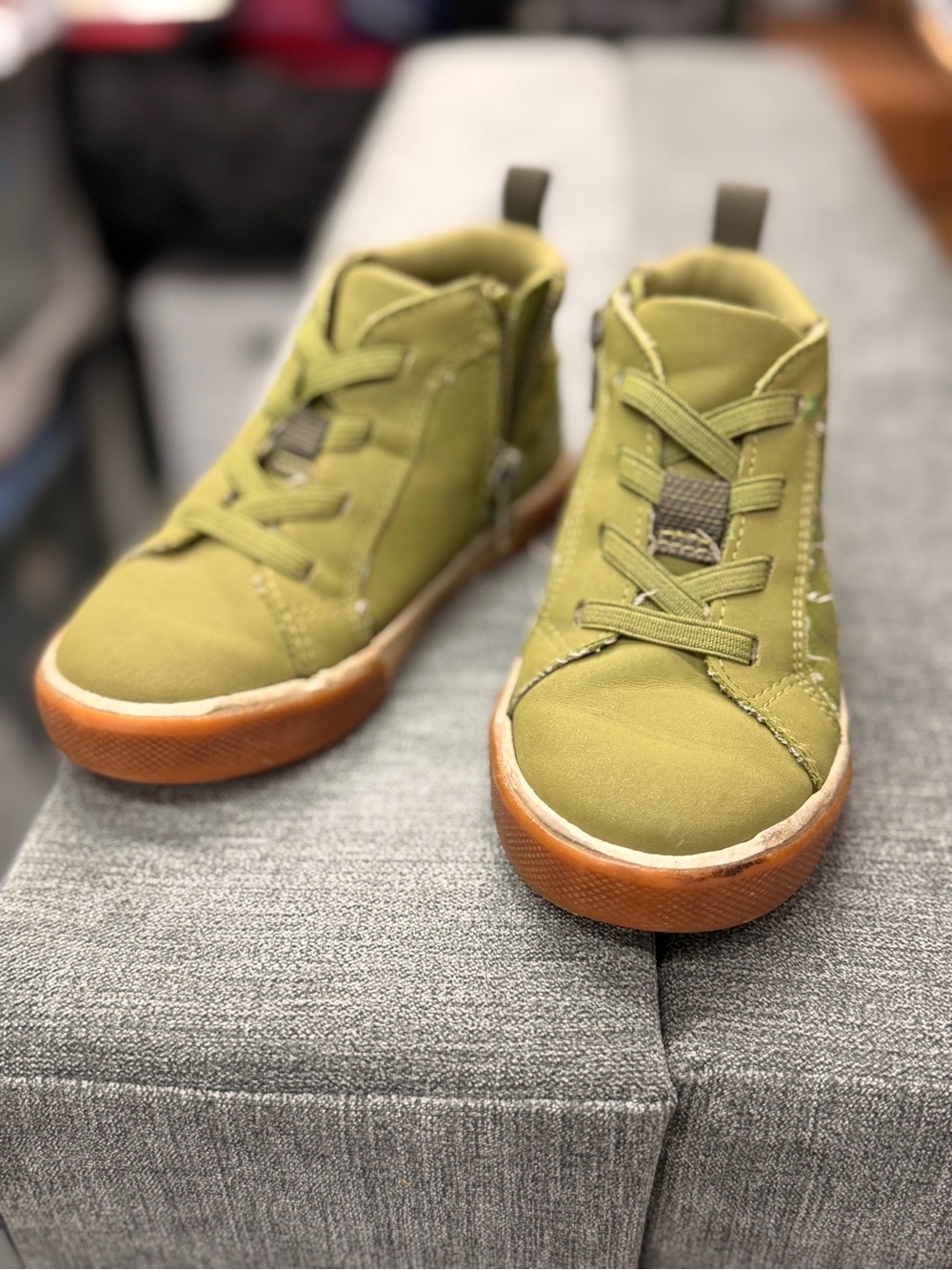 Cat and Jack Dino Kids Olive Green High-Top Sneakers - Casual Comfort, size 9